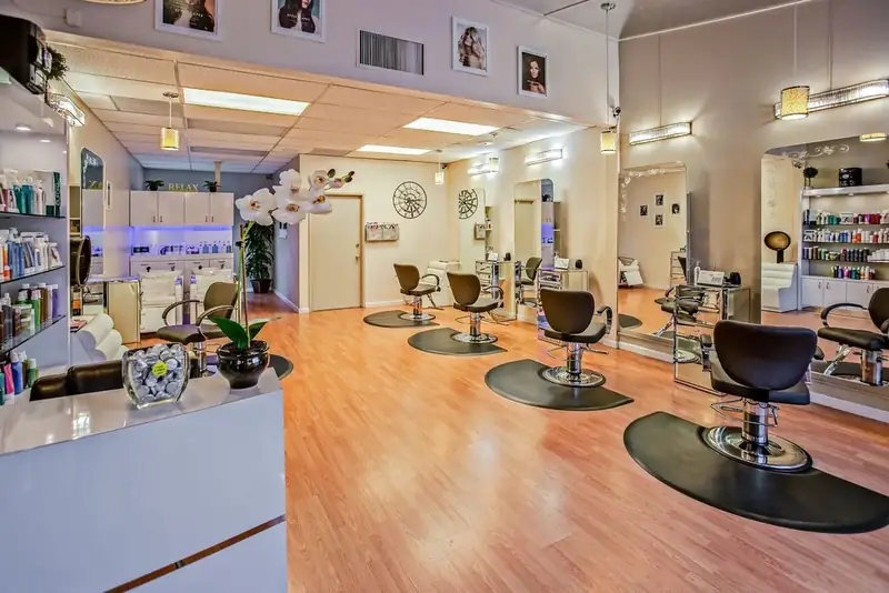 Spa treatment room — women-only, soundproofed